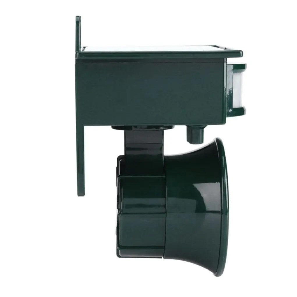 Skorter | Bird deterrent and scarecrow with motion sensor for outdoor use