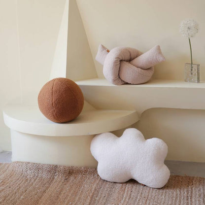 Skorter | Button cushion: Stylish cushion with unique button design