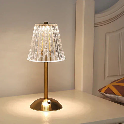 Skorter | – Gold crystal table lamp