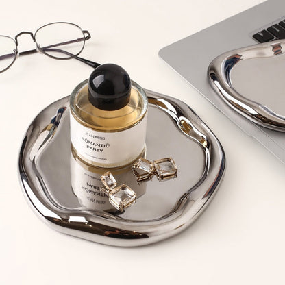 Skorter | Cookies & chrome-plated ceramic tray and bowl