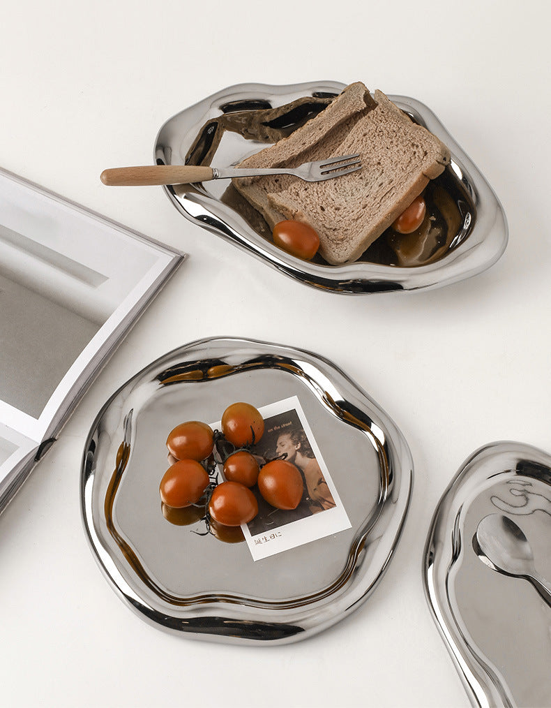 Skorter | Cookies & chrome-plated ceramic tray and bowl