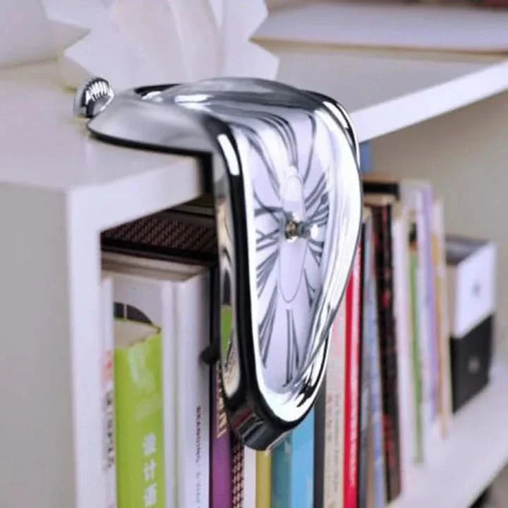 Skorter | Cali - Surrealistic dripping wall clock