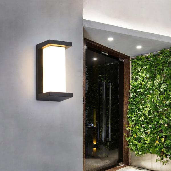 Skorter | Vertical LED Outdoor Light