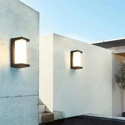 Skorter | Vertical LED Outdoor Light