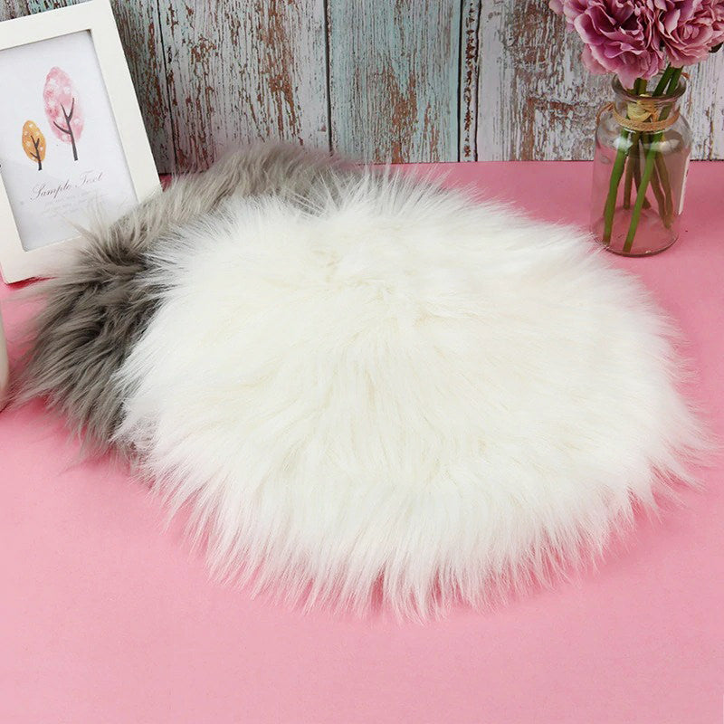 Skorter | Faux Fur Round Seat Cushion