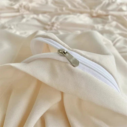 Skorter | RuffledWeave Duvet Set – Elegant ruffled flower duvet cover set made of microfiber