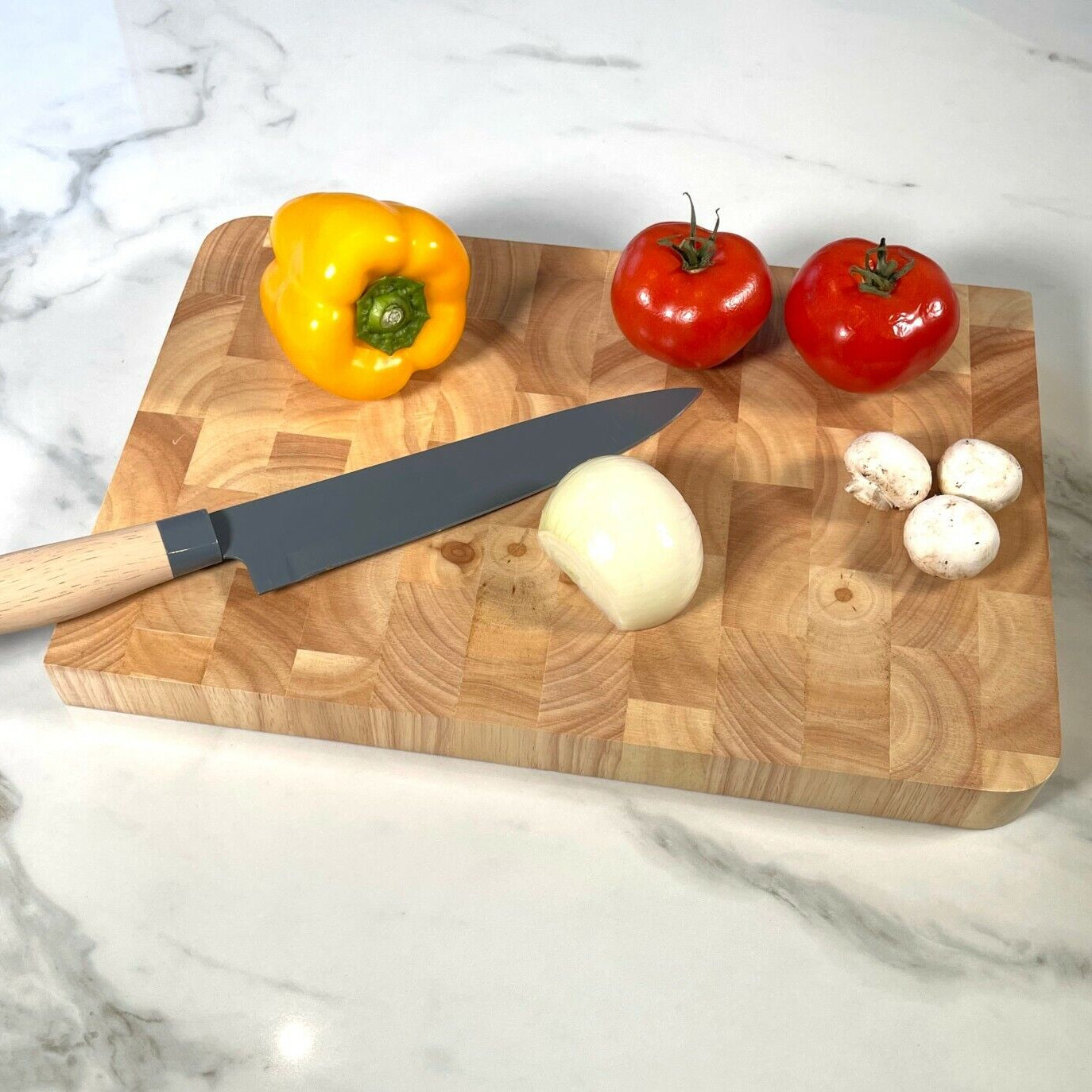 Skorter | CookCore Solid Wooden Cutting Board – With Juice Groove and Non-slip