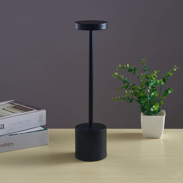Skorter | Monax Iron Lamp