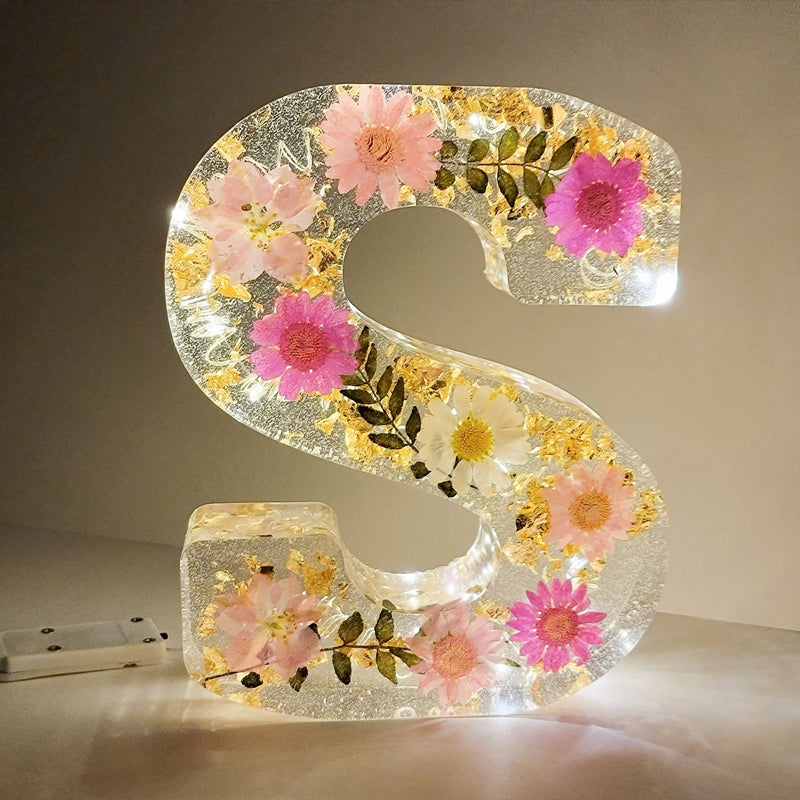 Skorter | Dried Flower Letter Nightstand Lamp