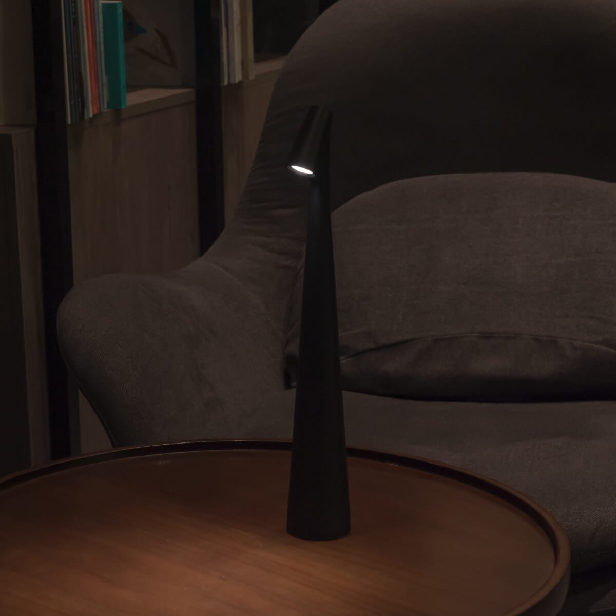 Sculpting Table Lamp - SKØRTER