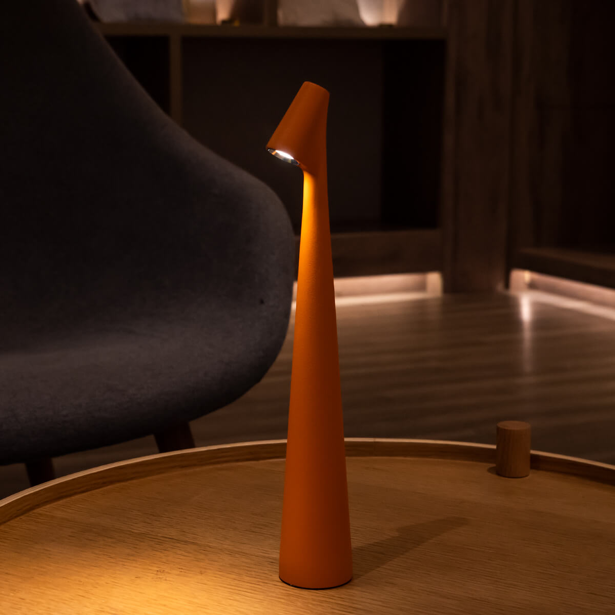 Sculpting Table Lamp - SKØRTER