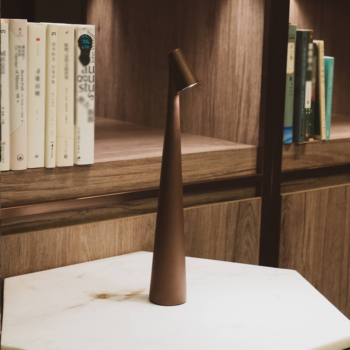 Sculpting Table Lamp - SKØRTER
