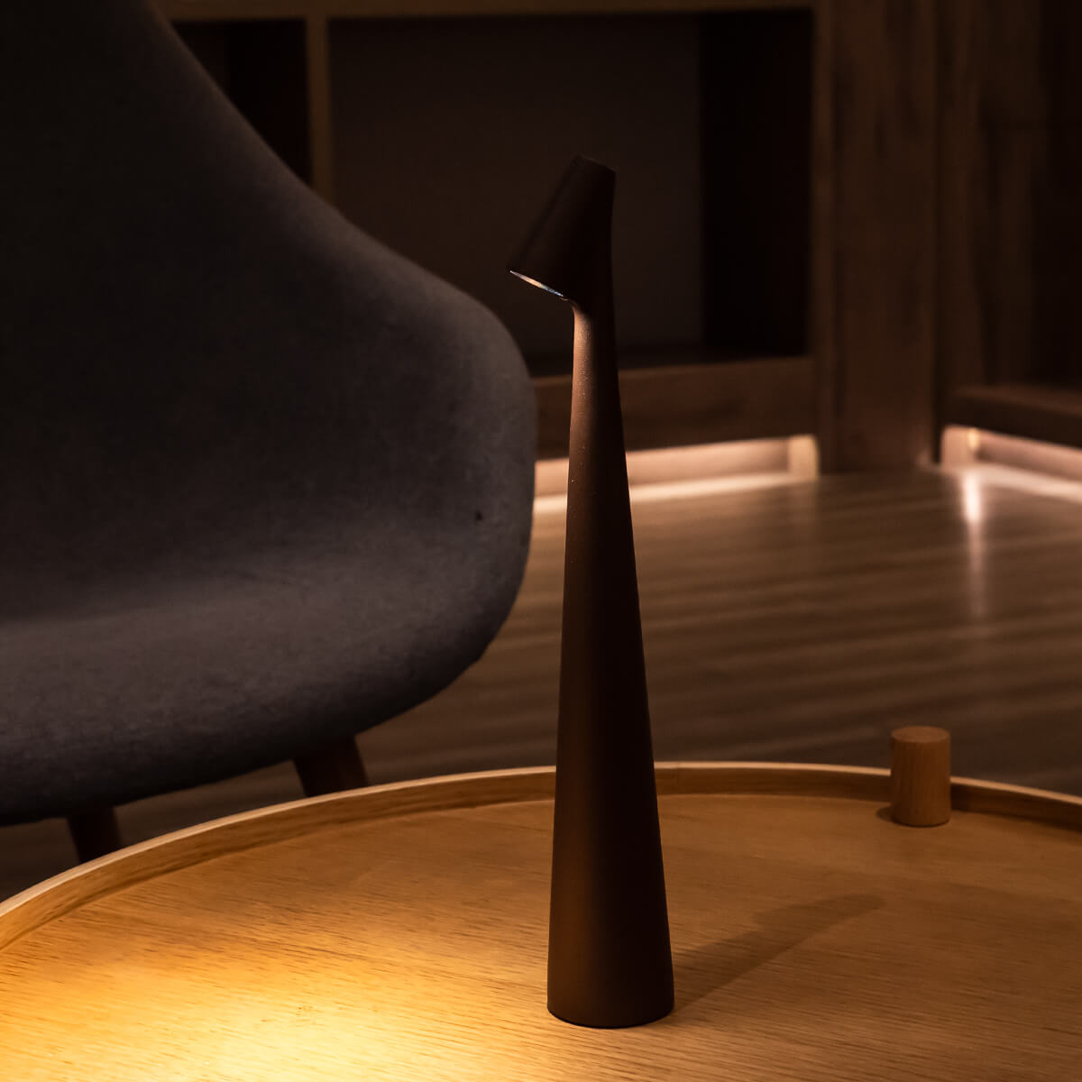 Sculpting Table Lamp - SKØRTER