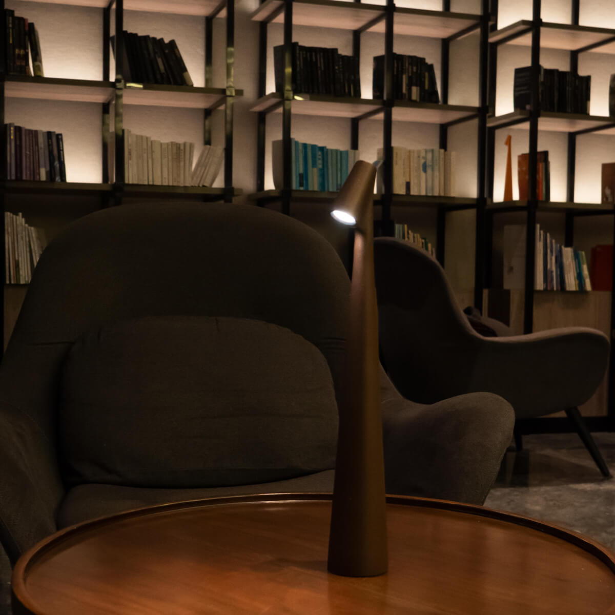 Sculpting Table Lamp - SKØRTER