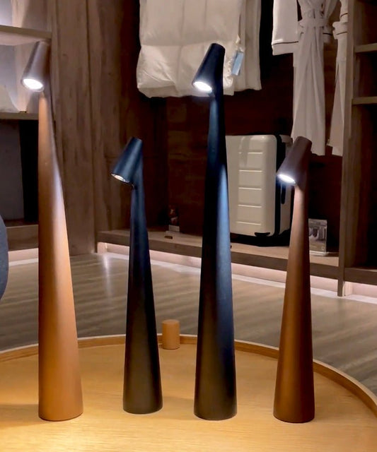 Sculpting Table Lamp - SKØRTER