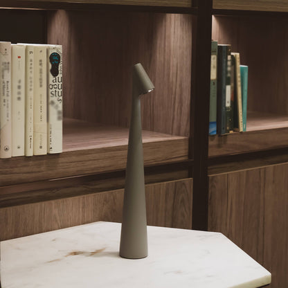 Sculpting Table Lamp - SKØRTER