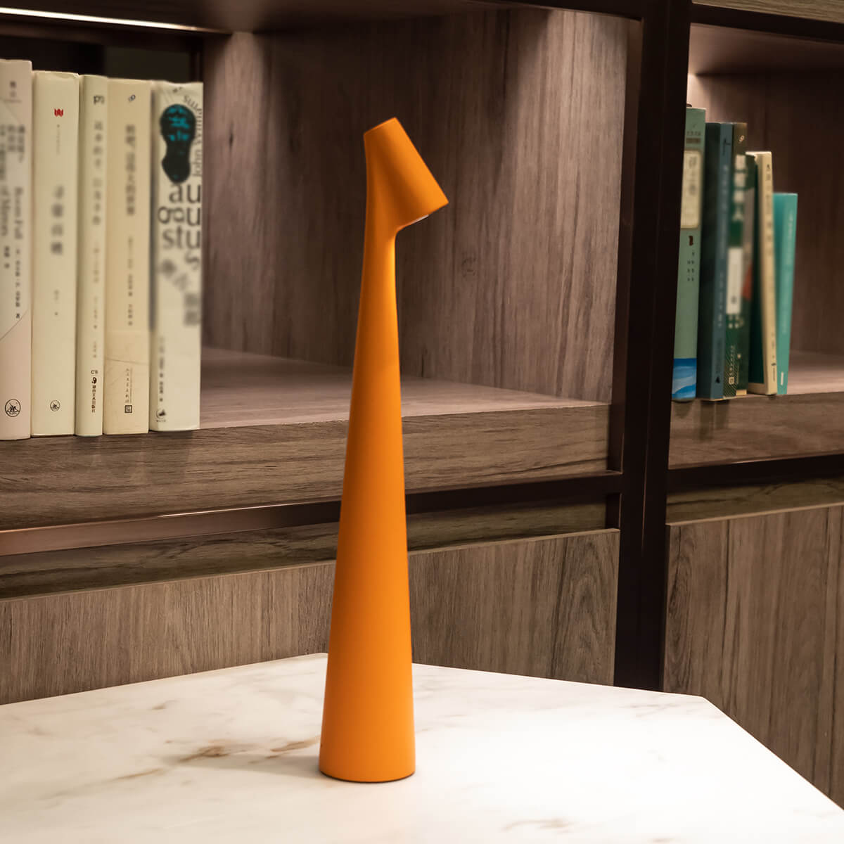 Sculpting Table Lamp - SKØRTER