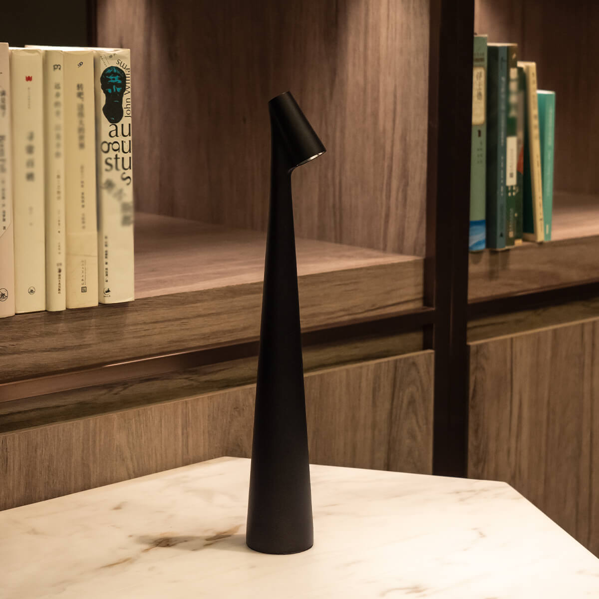 Sculpting Table Lamp - SKØRTER