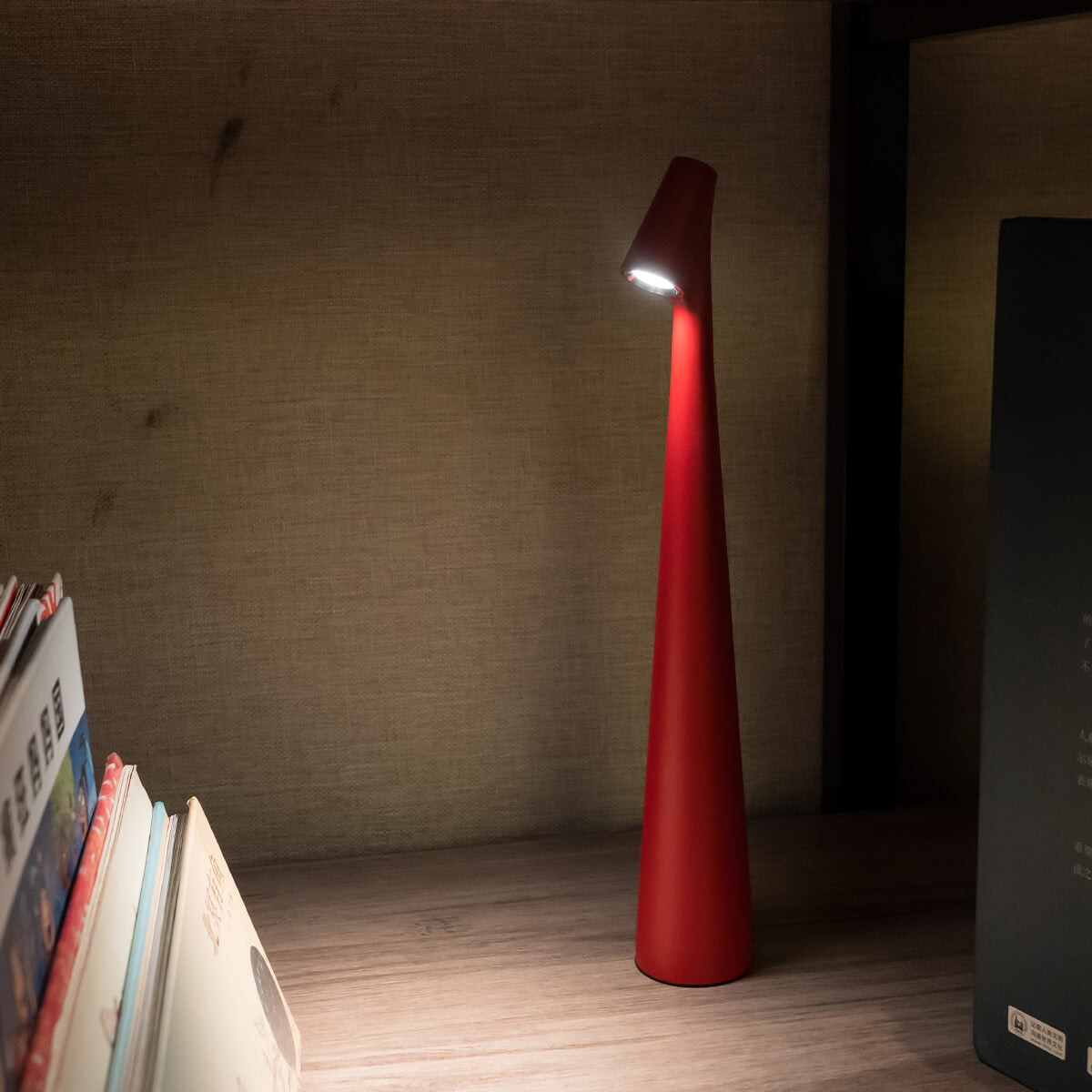 Sculpting Table Lamp - SKØRTER