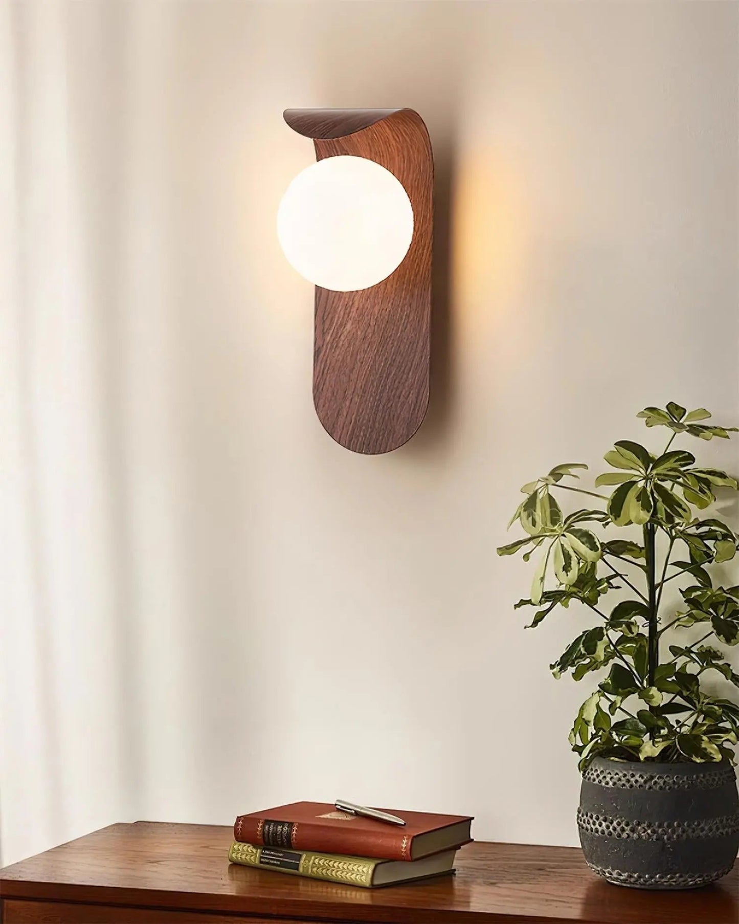 Skorter | Carlyle Wall Lamp | Stylish Modern Lighting for Any Room