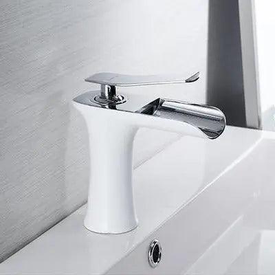 Single Handle Gold Bathroom Faucet - SKØRTER