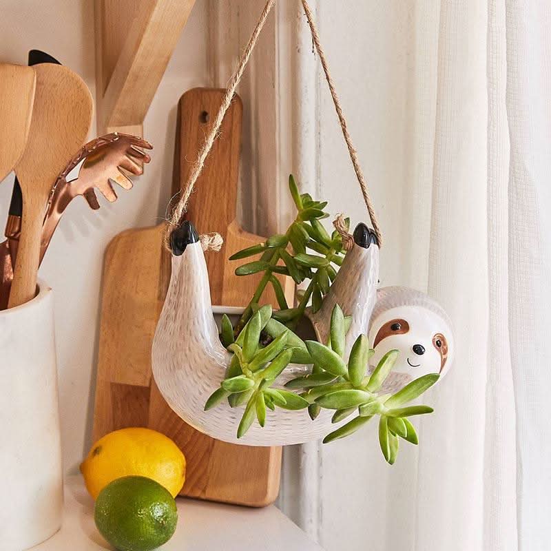 Skorter | LUMA – Stylish Hanging Sloth Vase for Your Spaces