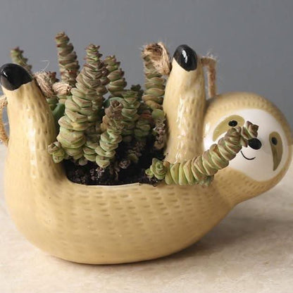 Skorter | LUMA – Stylish Hanging Sloth Vase for Your Spaces