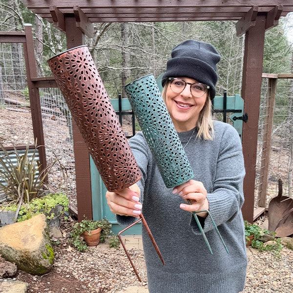 Skorter | Cylindrical metal outdoor solar lights for the garden, set of two