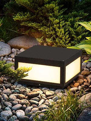 Solar Outdoor Modern Post Light - SKØRTER