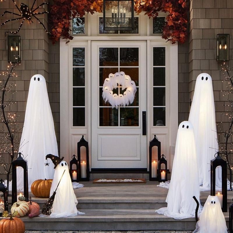 Skorter | SPOOKGLOW – LED Ghost Wreath with 12 Illuminated Spirits