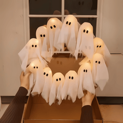 Skorter | SPOOKGLOW – LED Ghost Wreath with 12 Illuminated Spirits