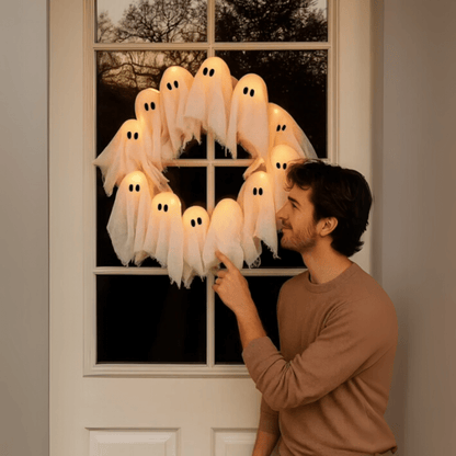 Skorter | SPOOKGLOW – LED Ghost Wreath with 12 Illuminated Spirits