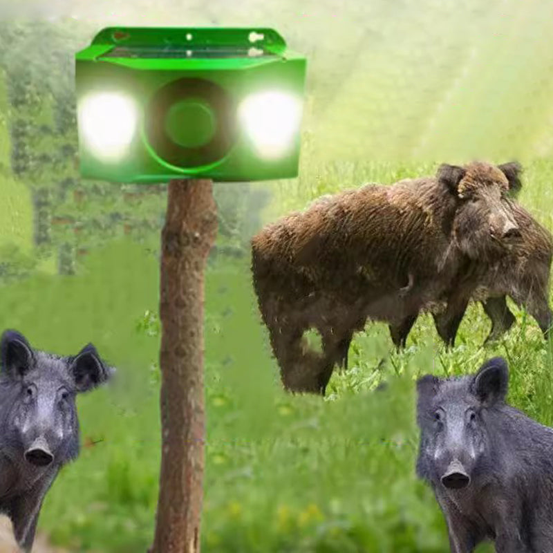 Skorter | Solar-powered animal repellent warning light with high alarm