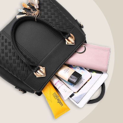 Skorter | Elegant women's bag with tassel pendant