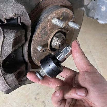 Skorter | Effective tool for installing wheel bolts on a car