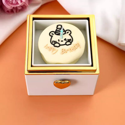 Skorter | Creative sweet bear cake rotating ring box