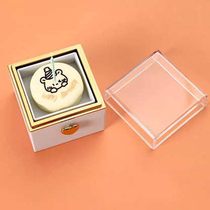 Skorter | Creative sweet bear cake rotating ring box
