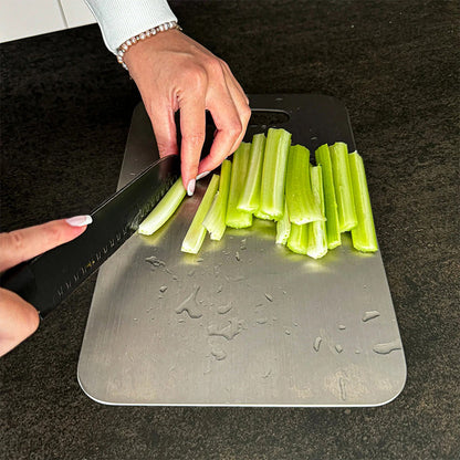 Skorter | Antibacterial cutting board in stainless steel