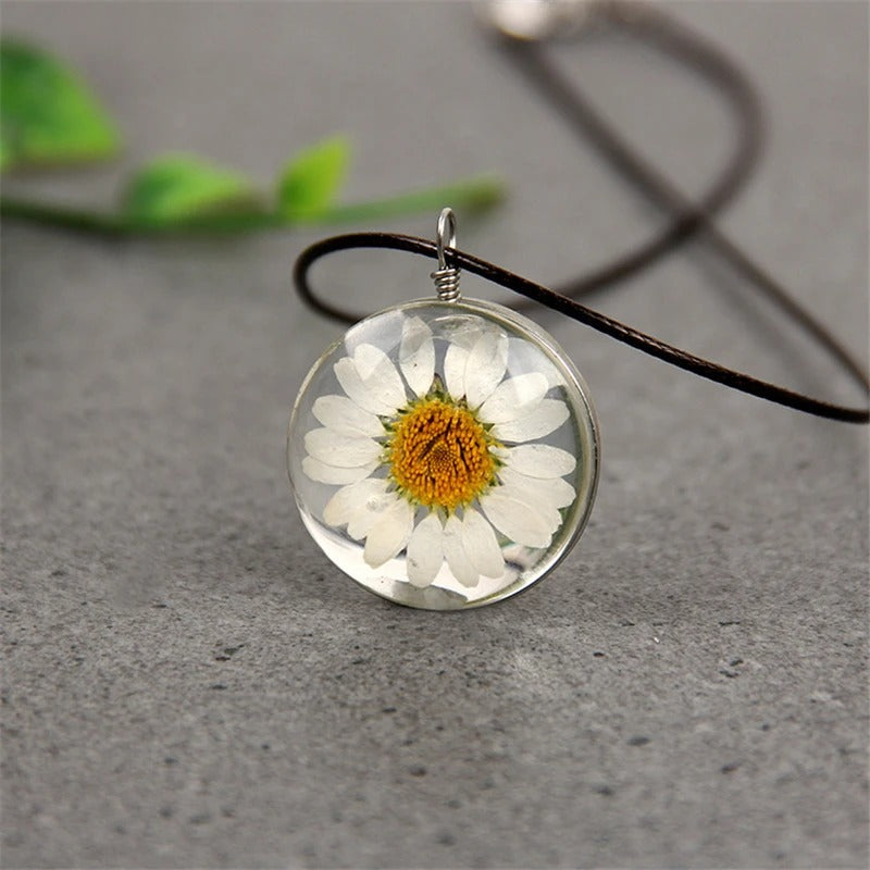 Skorter | Cute Dried Daisy Flower Pendant Necklace For Women