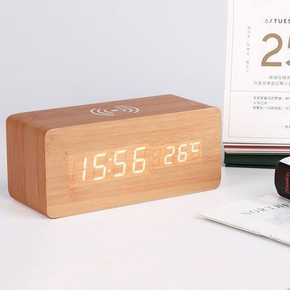 Skorter | Wooden alarm clock with wireless charging pad
