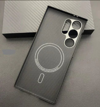 Skorter | Carbon fiber MagSafe case