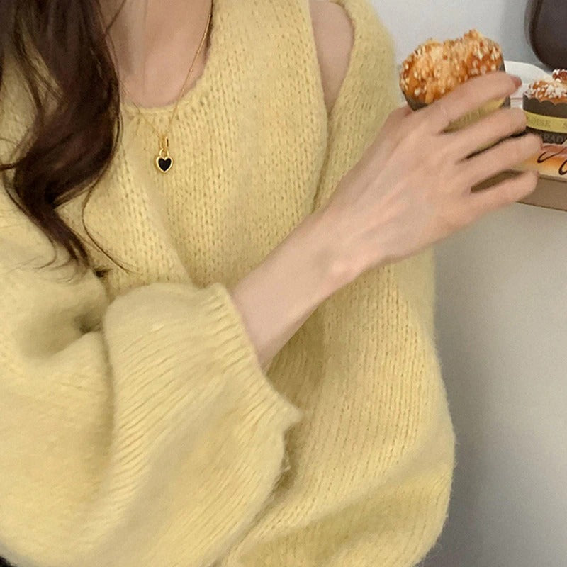 Skorter | Double-Sided Black And White Mini Heart Pendant Necklace