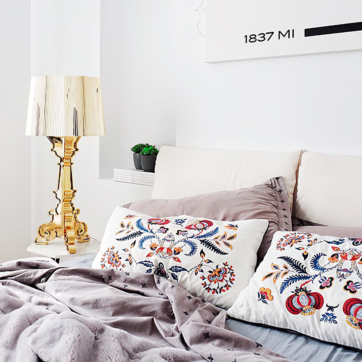 Bourgie Table Lamp