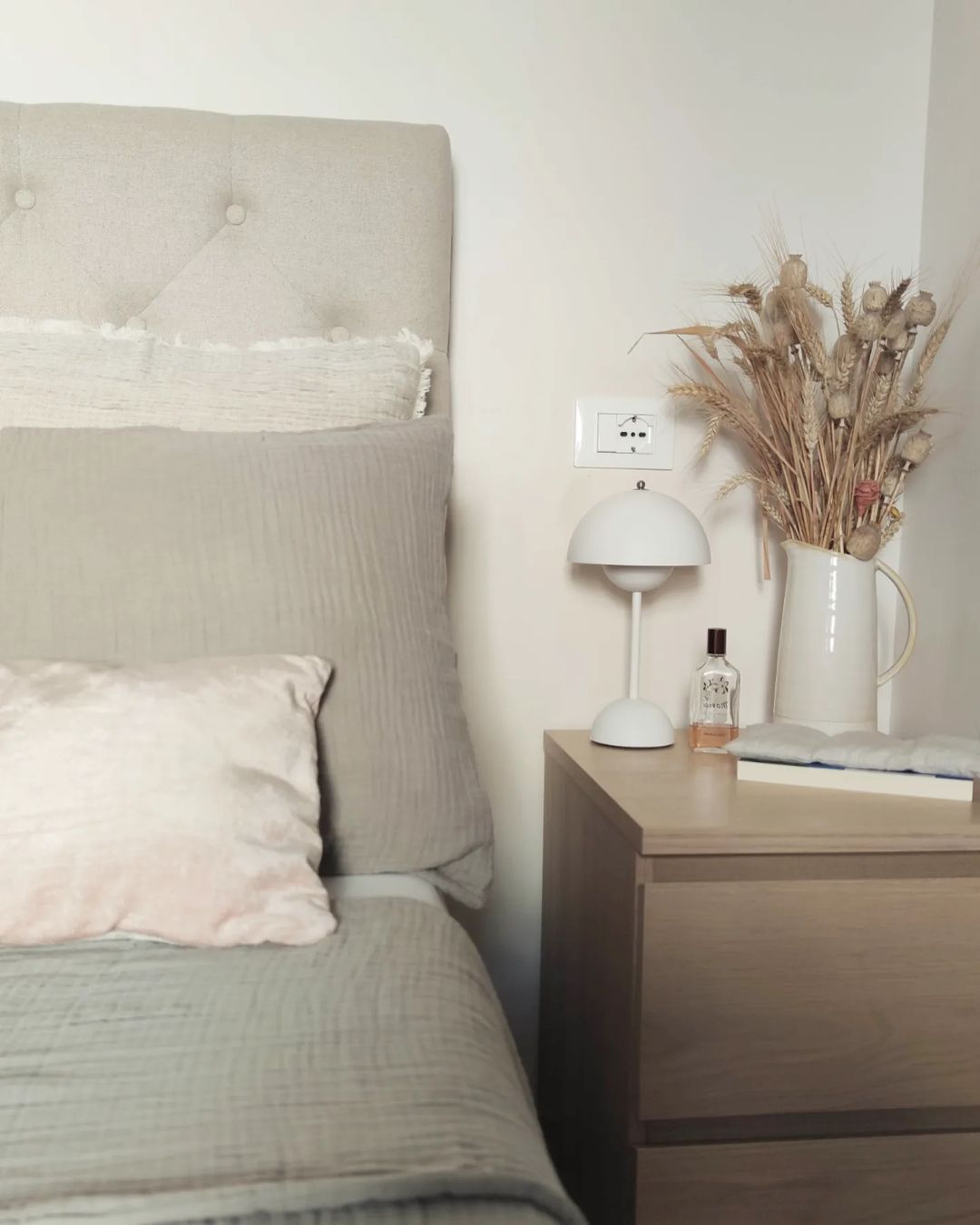 Charging LED Table lamp